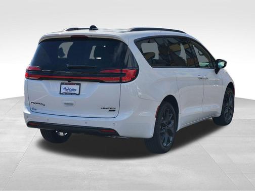 Bright White Clearcoat 2026 Chrysler Pacifica Limited