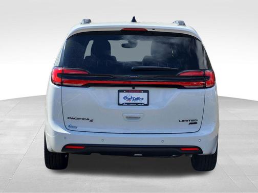 Bright White Clearcoat 2026 Chrysler Pacifica Limited