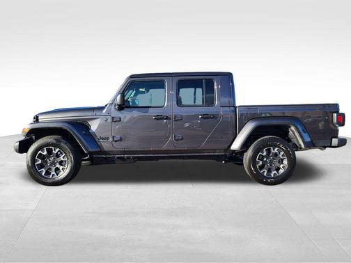 2026 Jeep Gladiator Sahara 4x4