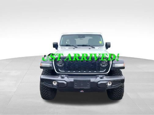 Bright White Clearcoat 2024 Jeep Wrangler Sport
