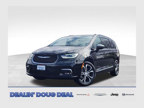 Diamond Black Crystal Pearlcoat 2026 Chrysler Pacifica L