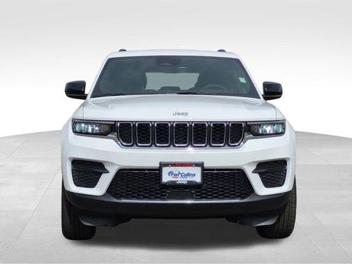 Bright White Clearcoat 2026 Jeep Grand Cherokee Altitude