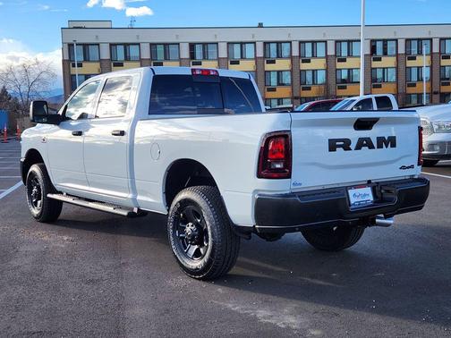 2026 RAM 3500 Tradesman Crew Cab 4x4 6'4' Box