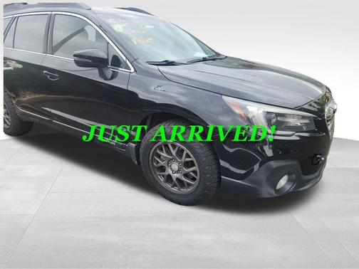 Crystal Black Silica 2018 Subaru Outback 3.6R Limited