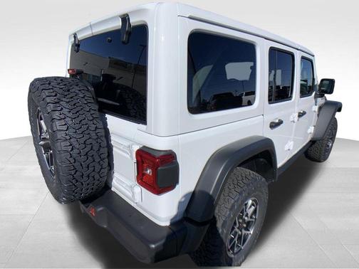 Bright White Clearcoat 2026 Jeep Wrangler Rubicon
