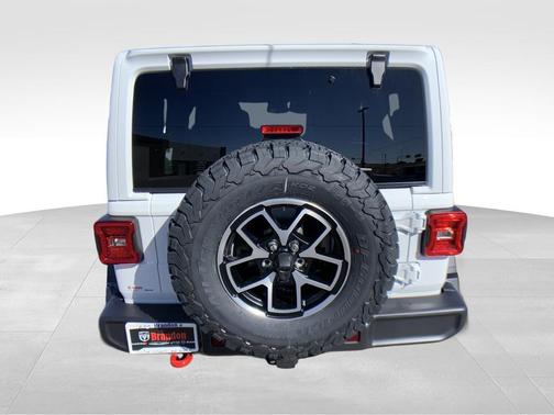 Bright White Clearcoat 2026 Jeep Wrangler Rubicon