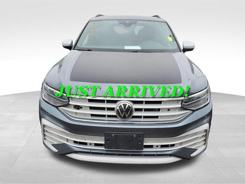 Gray 2022 Volkswagen Tiguan 2.0T SE R-Line Black 4MOTION