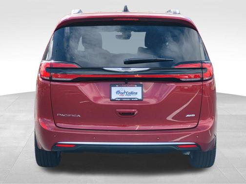 Red Hot Pearlcoat 2026 Chrysler Pacifica L