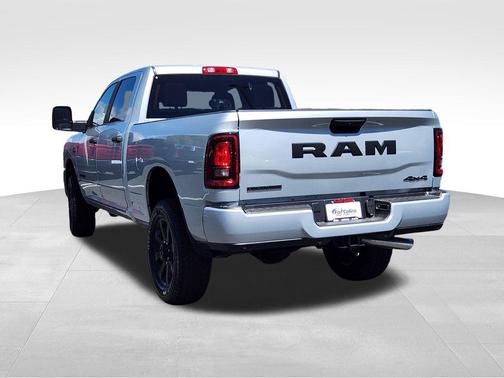 Silver Zynith 2026 RAM 2500 Big Horn Crew Cab 4x4 6'4' Box