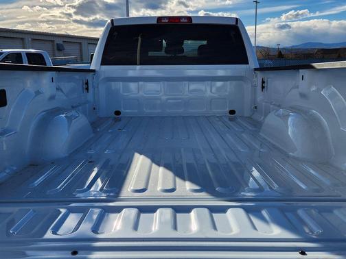 2026 RAM 2500 Tradesman Crew Cab 4x4 8' Box