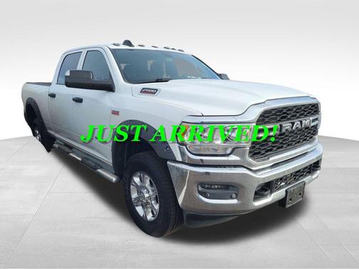 2021 RAM 2500 Tradesman Crew Cab 4x4 6'4' Box