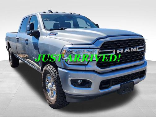 2023 RAM 2500 Big Horn Crew Cab 4x4 8' Box
