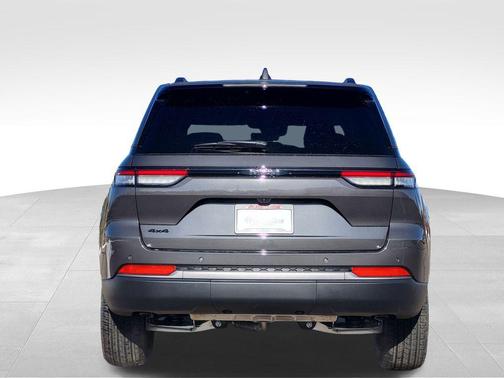 2026 Jeep Grand Cherokee Altitude