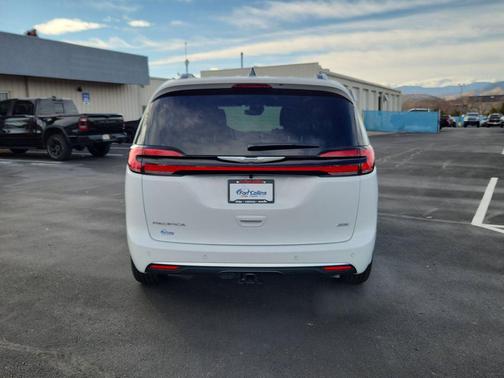 2026 Chrysler Pacifica L