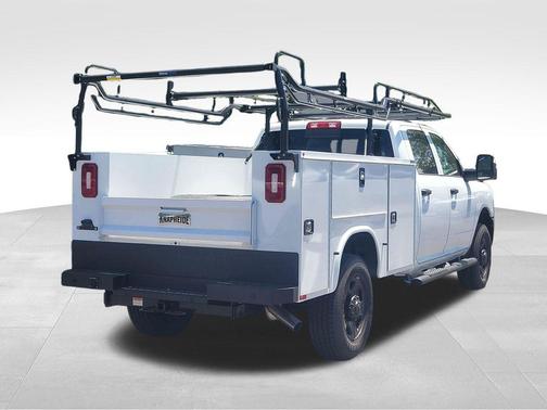 Bright White Clearcoat 2026 RAM 3500 Tradesman Crew Cab 4x4 8' Box
