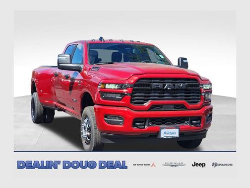 Molten Red Pearlcoat 2026 RAM 3500 Big Horn Crew Cab 4x4 8' Box