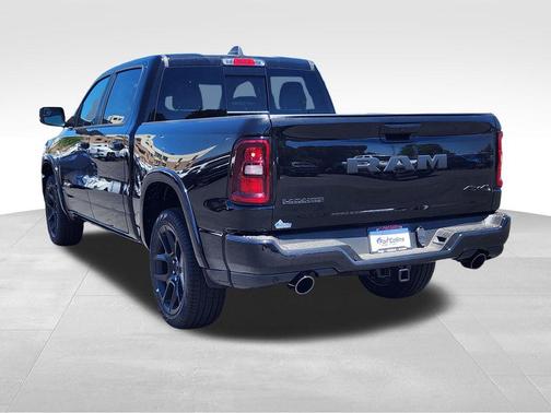 Diamond Black Crystal Pearlcoat 2026 RAM 1500 Laramie