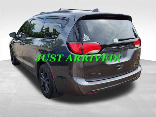 2020 Chrysler Pacifica L