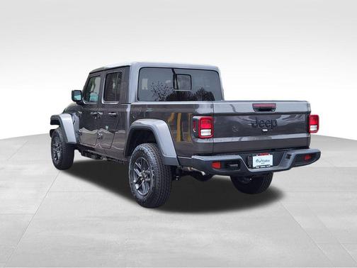 Granite Crystal Metallic Clearcoat 2026 Jeep Gladiator Sport S