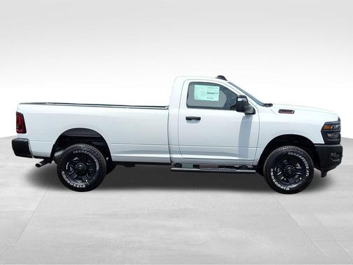 Bright White Clearcoat 2026 RAM 2500 Tradesman Regular Cab 4x4 8' Box