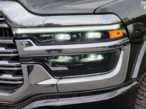 Diamond Black Crystal Pearlcoat 2026 RAM 3500 Longhorn