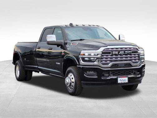 Diamond Black Crystal Pearlcoat 2026 RAM 3500 Longhorn