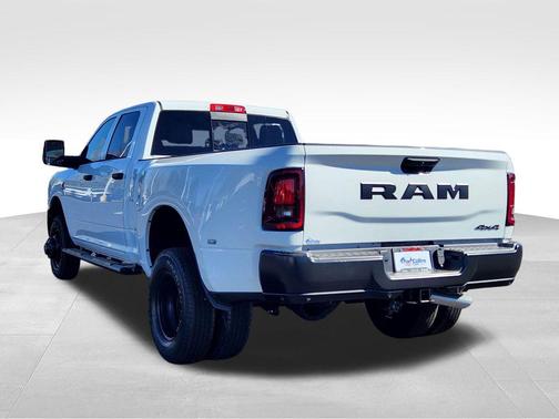 2026 RAM 3500 Tradesman Crew Cab 4x4 8' Box