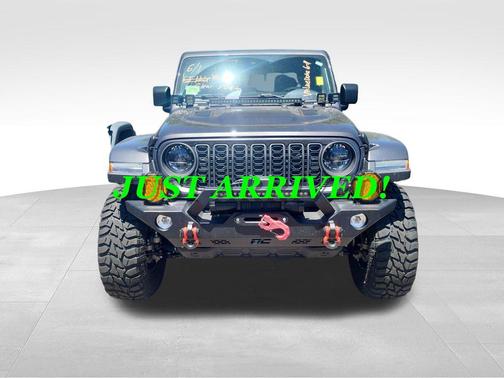 Granite Crystal Metallic Clearcoat 2025 Jeep Gladiator Rubicon