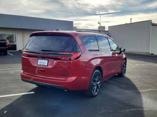 2026 Chrysler Pacifica Limited