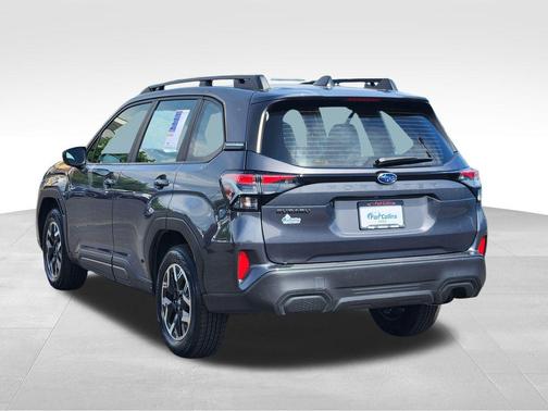 Magnetite Gray Metallic 2025 Subaru Forester Base