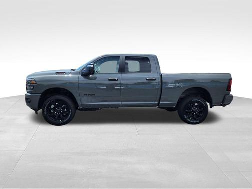 Ceramic Gray Clearcoat 2026 RAM 2500 Big Horn Crew Cab 4x4 6'4' Box