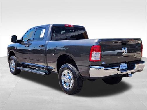 2024 RAM 3500 Tradesman Crew Cab 4x4 6'4' Box