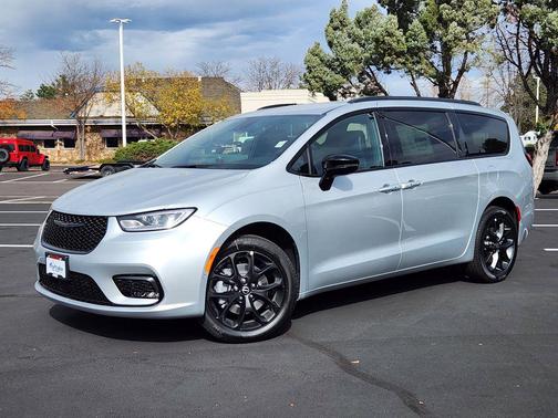 2026 Chrysler Pacifica L
