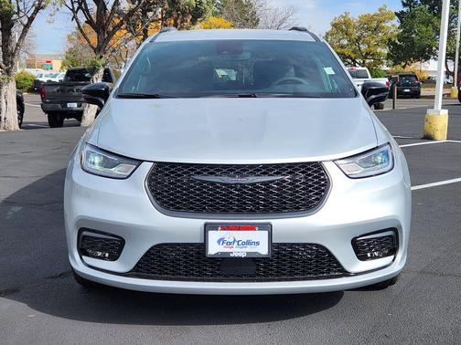 2026 Chrysler Pacifica L