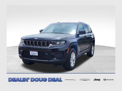 Diamond Black Crystal Pearlcoat 2026 Jeep Grand Cherokee Altitude