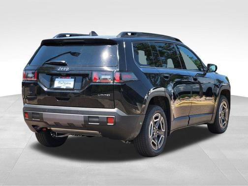Diamond Black Crystal Pearlcoat 2026 Jeep Cherokee Limited