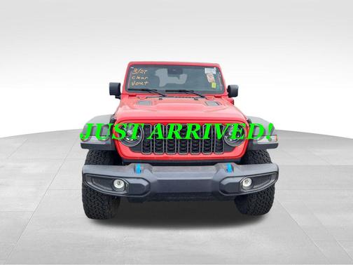 Firecracker Red Clearcoat 2025 Jeep Wrangler 4xe Rubicon