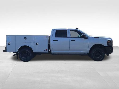 2026 RAM 2500 Tradesman Crew Cab 4x4 8' Box