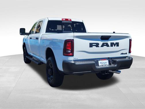 Bright White Clearcoat 2026 RAM 3500 Tradesman Crew Cab 4x4 6'4' Box