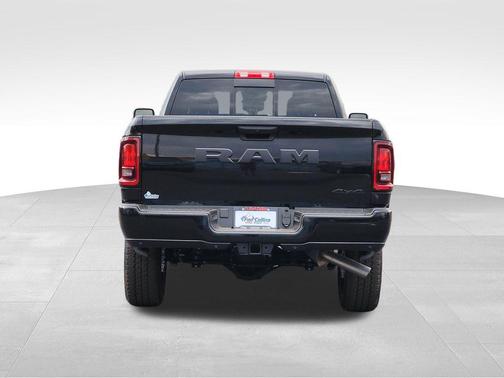 Diamond Black Crystal Pearlcoat 2026 RAM 2500 Tradesman Crew Cab 4x4 8' Box