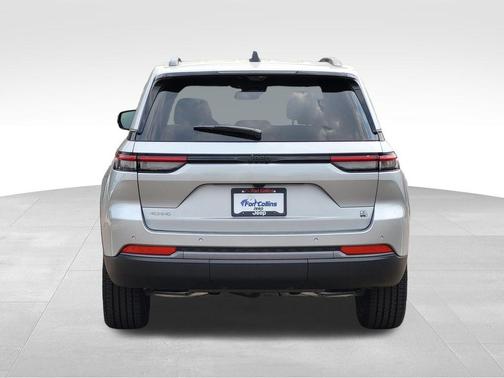 Silver Zynith 2026 Jeep Grand Cherokee Limited