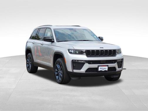 Silver Zynith 2026 Jeep Grand Cherokee Limited