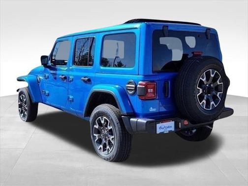2025 Jeep Wrangler 4-Door Sahara 4x4