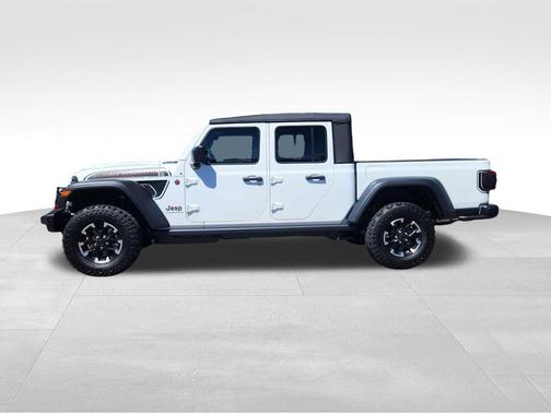 Bright White Clearcoat 2026 Jeep Gladiator Rubicon