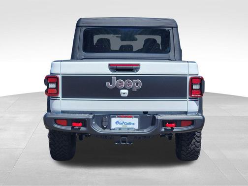 Bright White Clearcoat 2026 Jeep Gladiator Rubicon