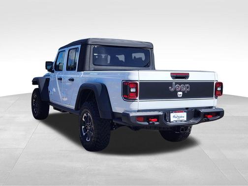 Bright White Clearcoat 2026 Jeep Gladiator Rubicon