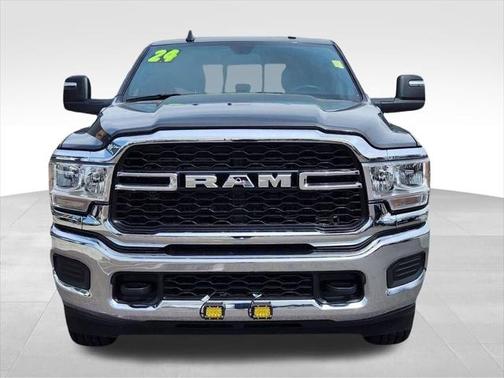 2024 RAM 3500 Tradesman Crew Cab 4x4 8' Box