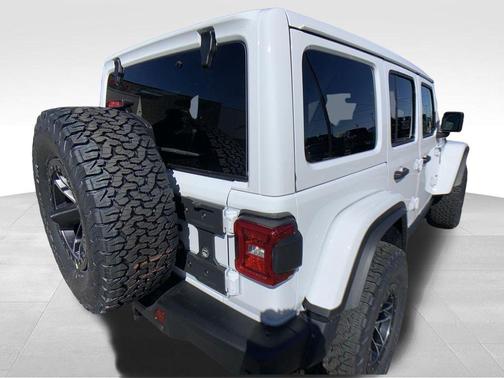 Bright White Clearcoat 2026 Jeep Wrangler Rubicon