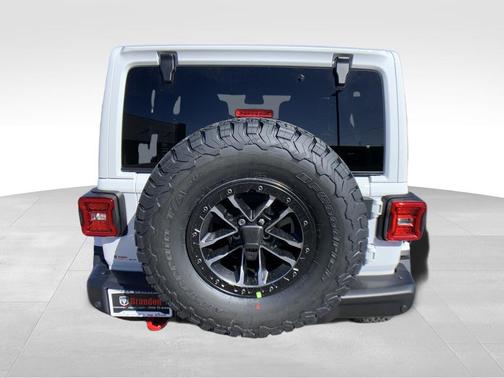 Bright White Clearcoat 2026 Jeep Wrangler Rubicon