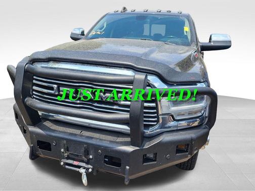 Granite Crystal Metallic Clearcoat 2022 RAM 3500 Laramie Crew Cab 4x4 8' Box